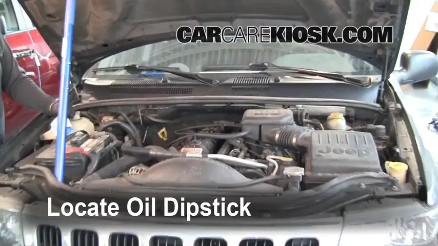 2003 Jeep Grand Cherokee Laredo 4.0L 6 Cyl. Aceite Controlar nivel de aceite